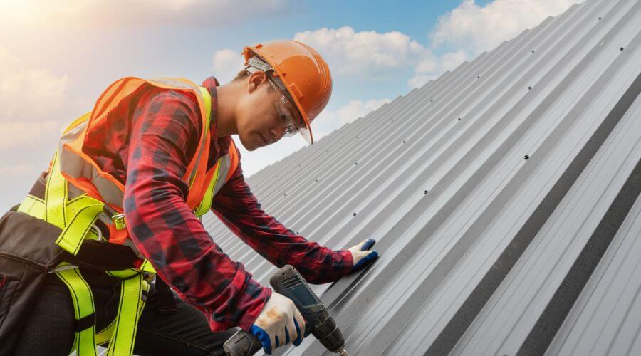 Owens Corning roofing contractor in Manlius, IL